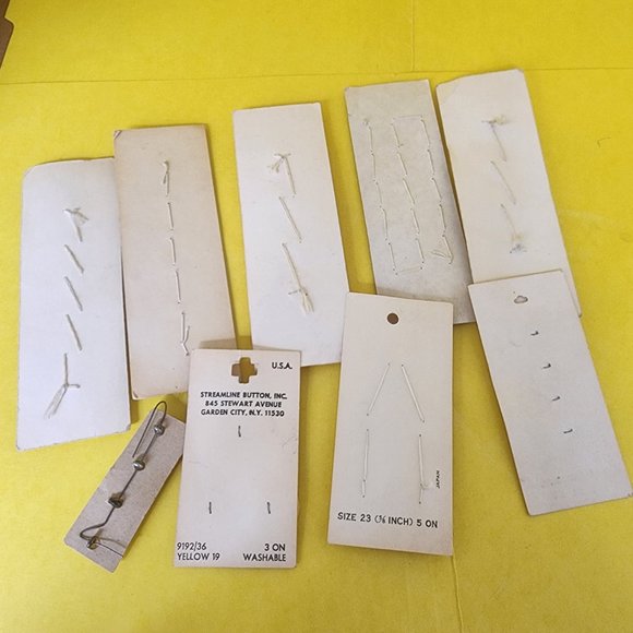 Vintage Mother of Pearl Buttons on Original Cards Blue, Pink, Yellow, Pearl ๐งต๐ชก - Picture 15 of 16